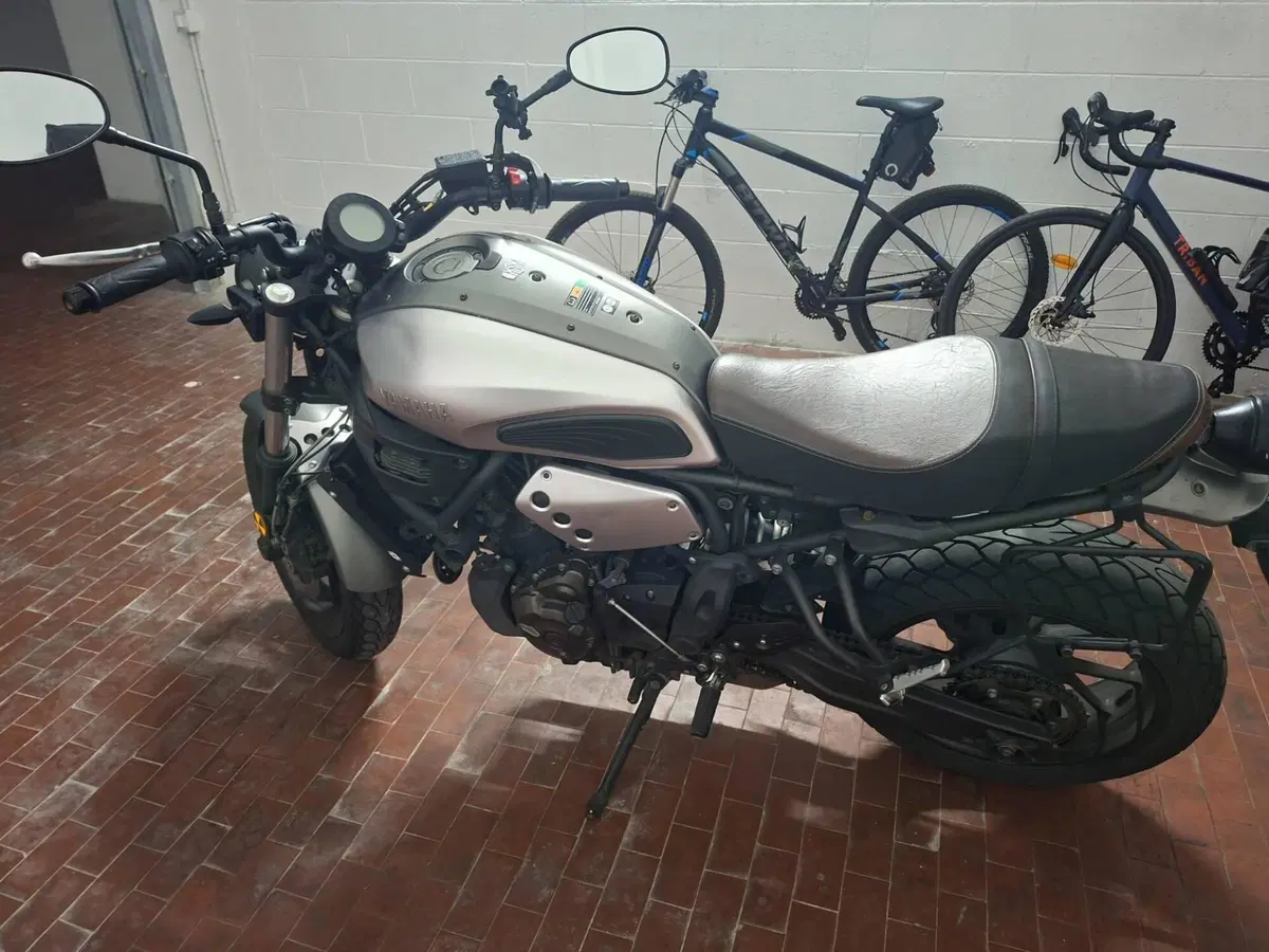 Yamaha XSR 700 ABS (2016 - 20) (4)