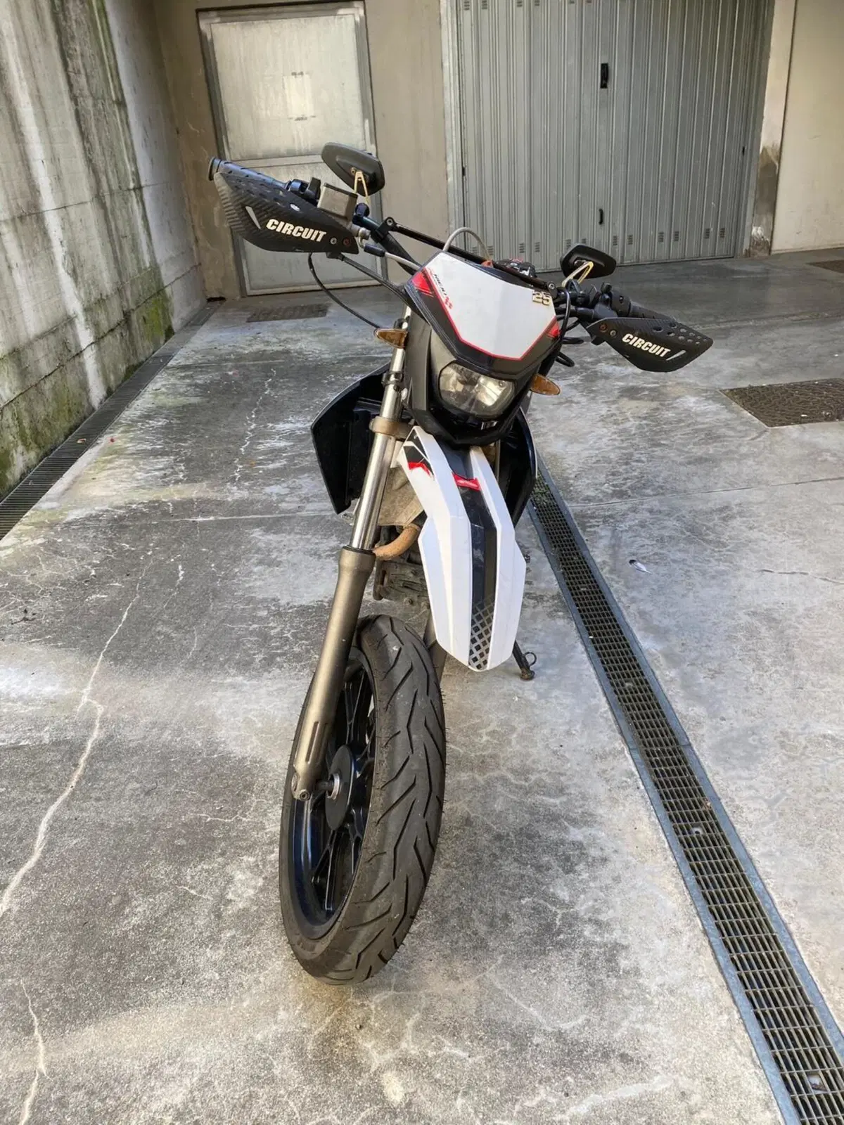 Rieju Marathon 125 Motard Pro (2017 - 20) (3)
