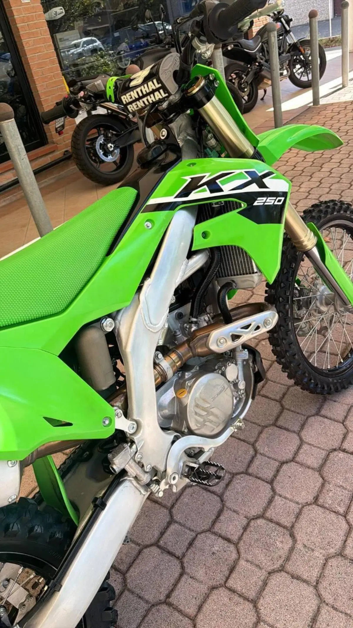 Kawasaki KX250F (2023) (3)
