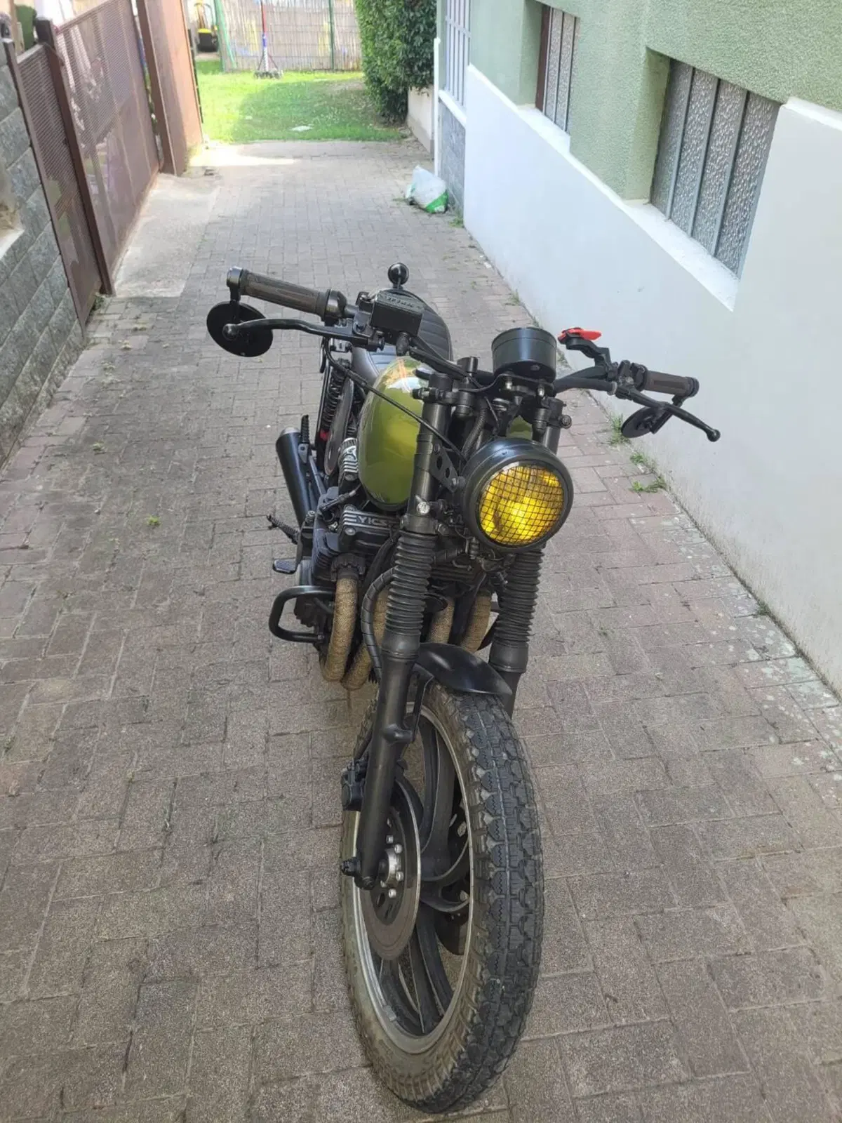 Yamaha XJ 550 (4)