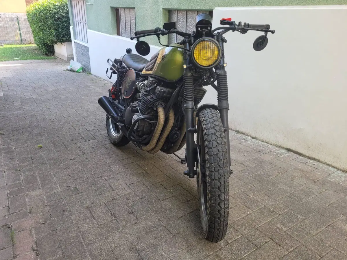 Yamaha XJ 550 (5)
