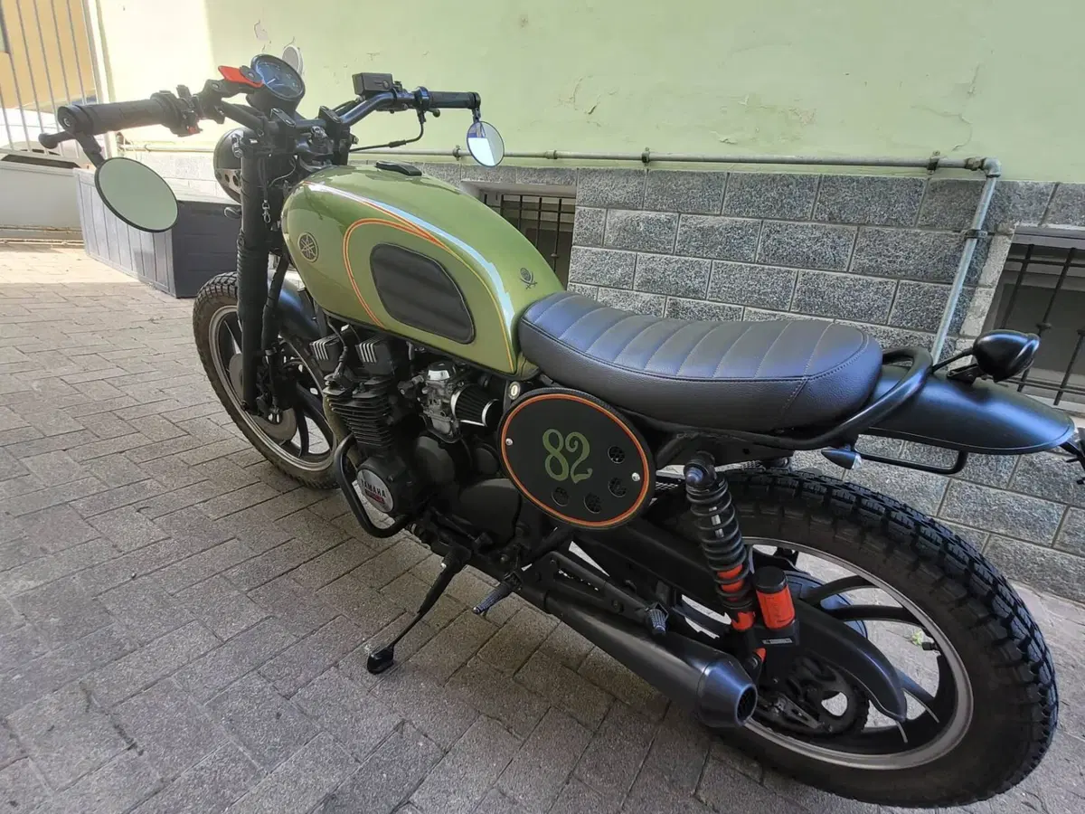 Yamaha XJ 550 (7)