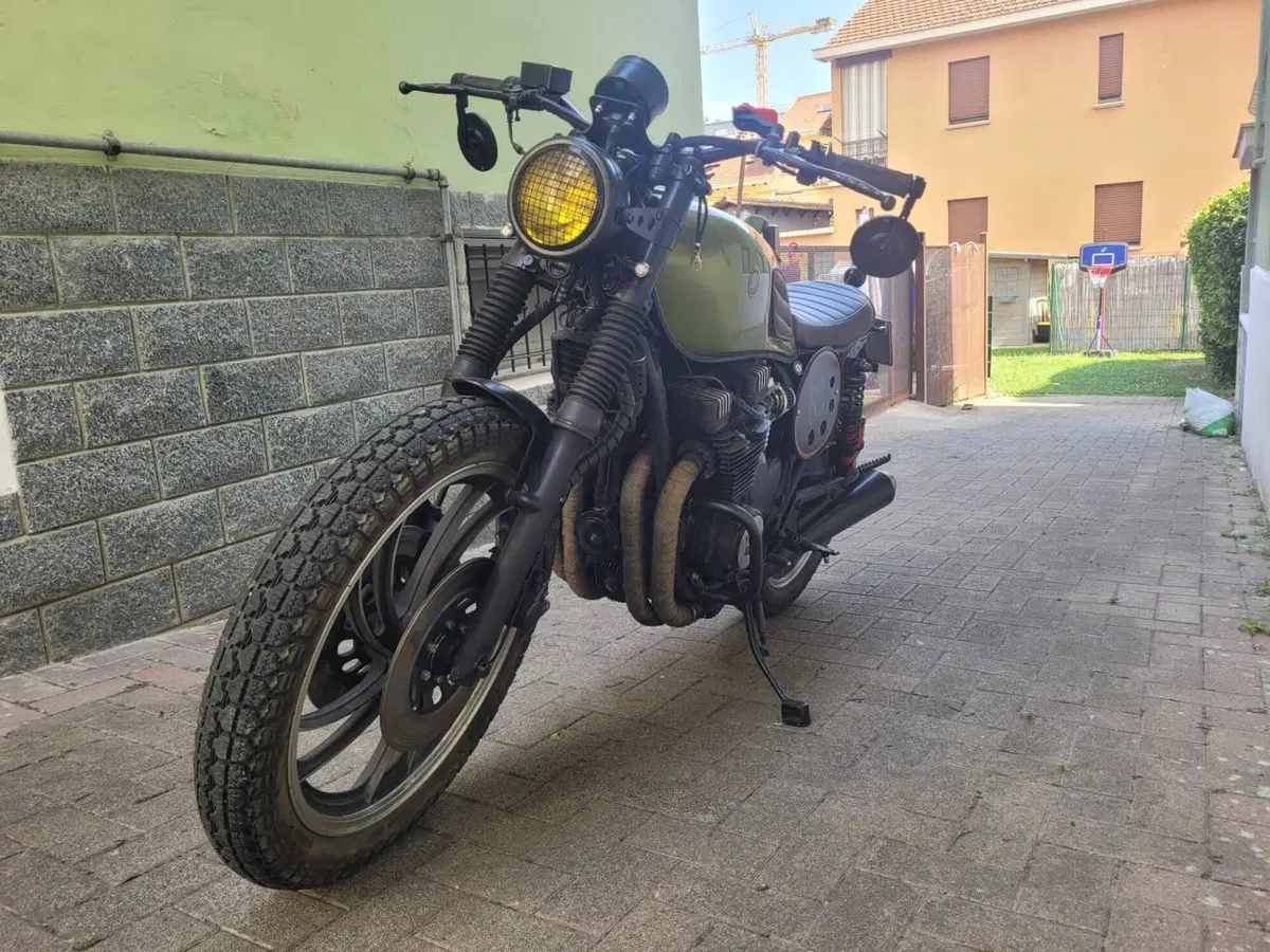 Yamaha XJ 550 (8)