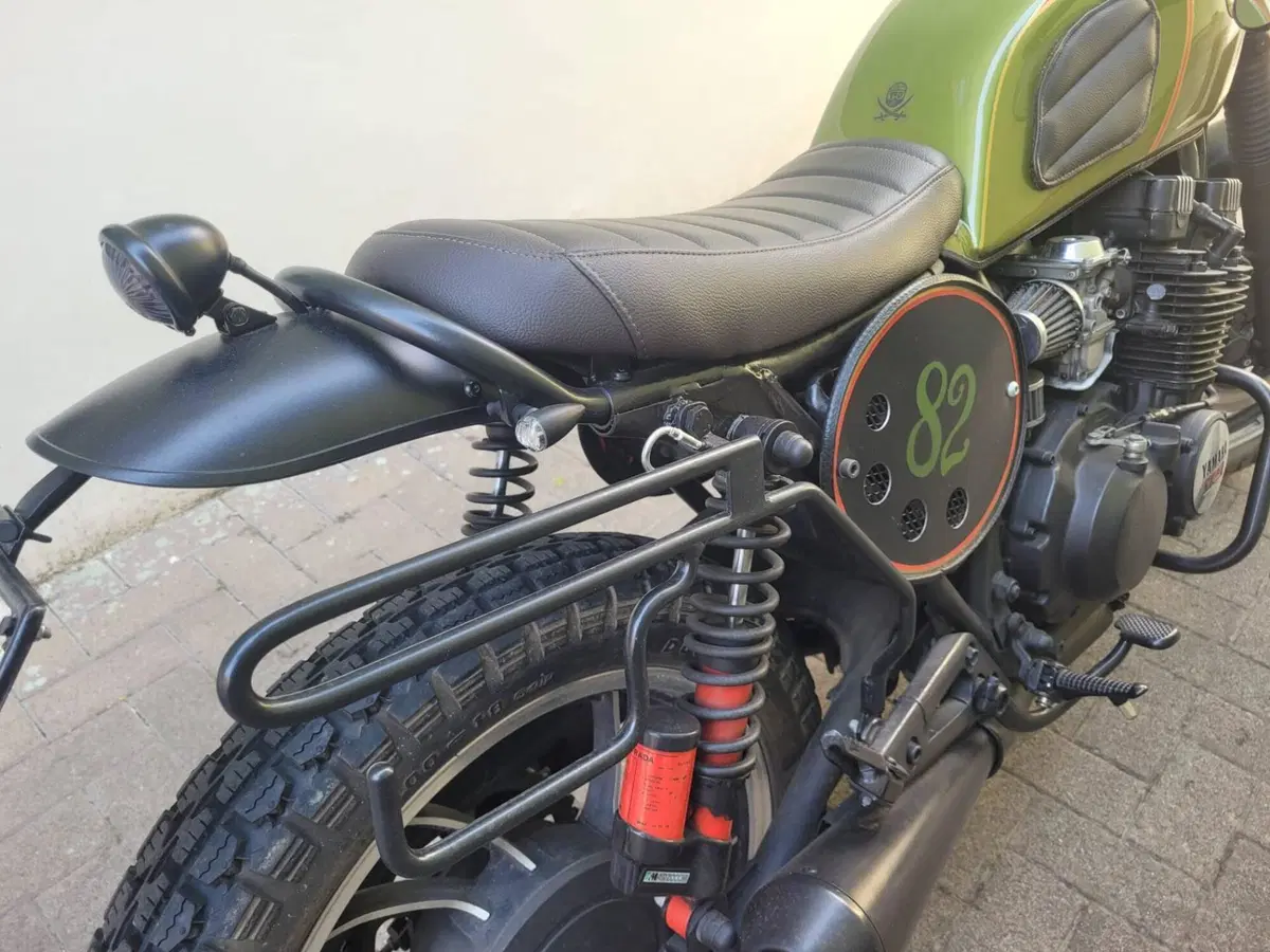 Yamaha XJ 550 (9)