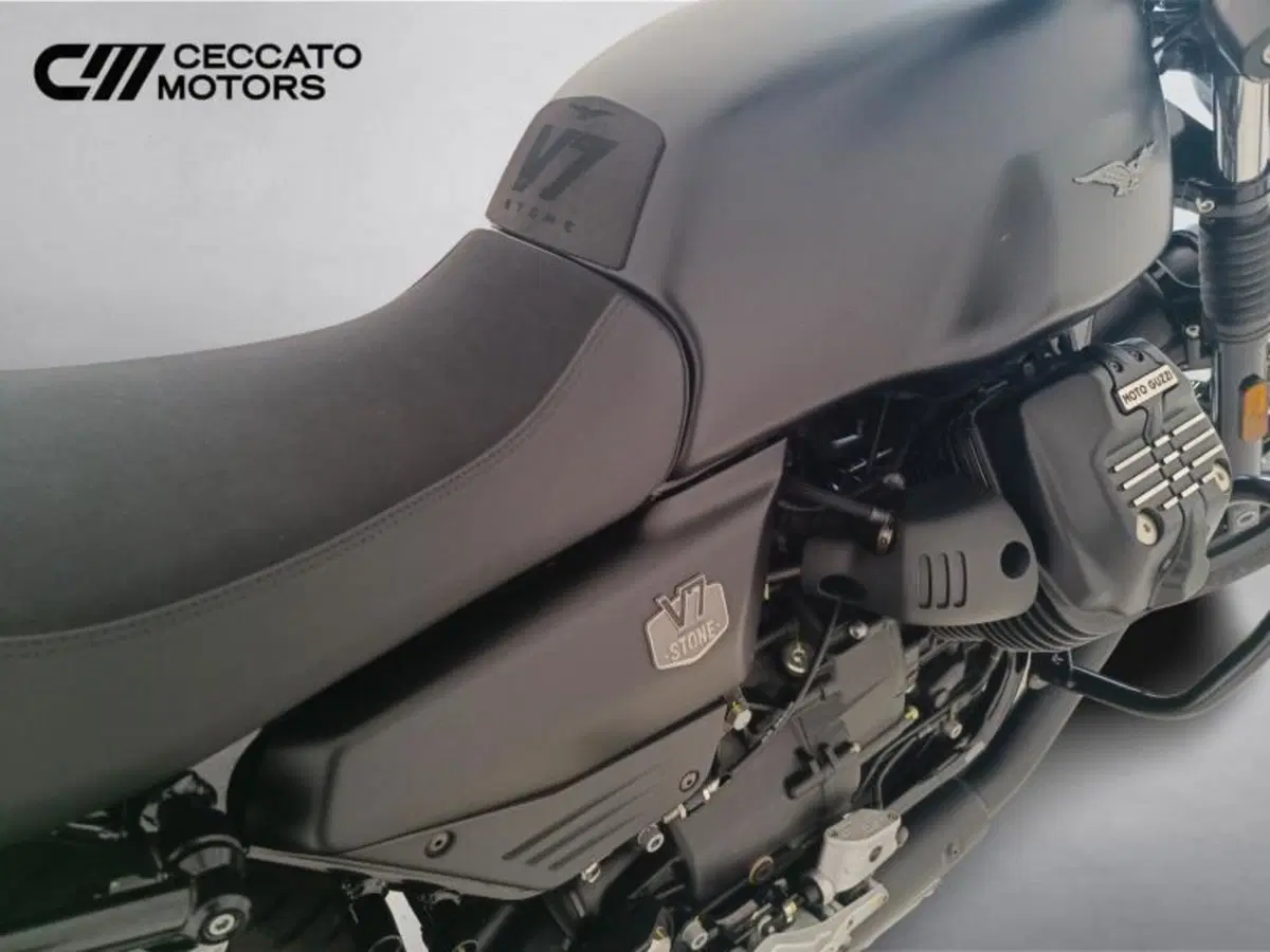 Moto Guzzi V7 850 Stone Special Abs (2021) (15)