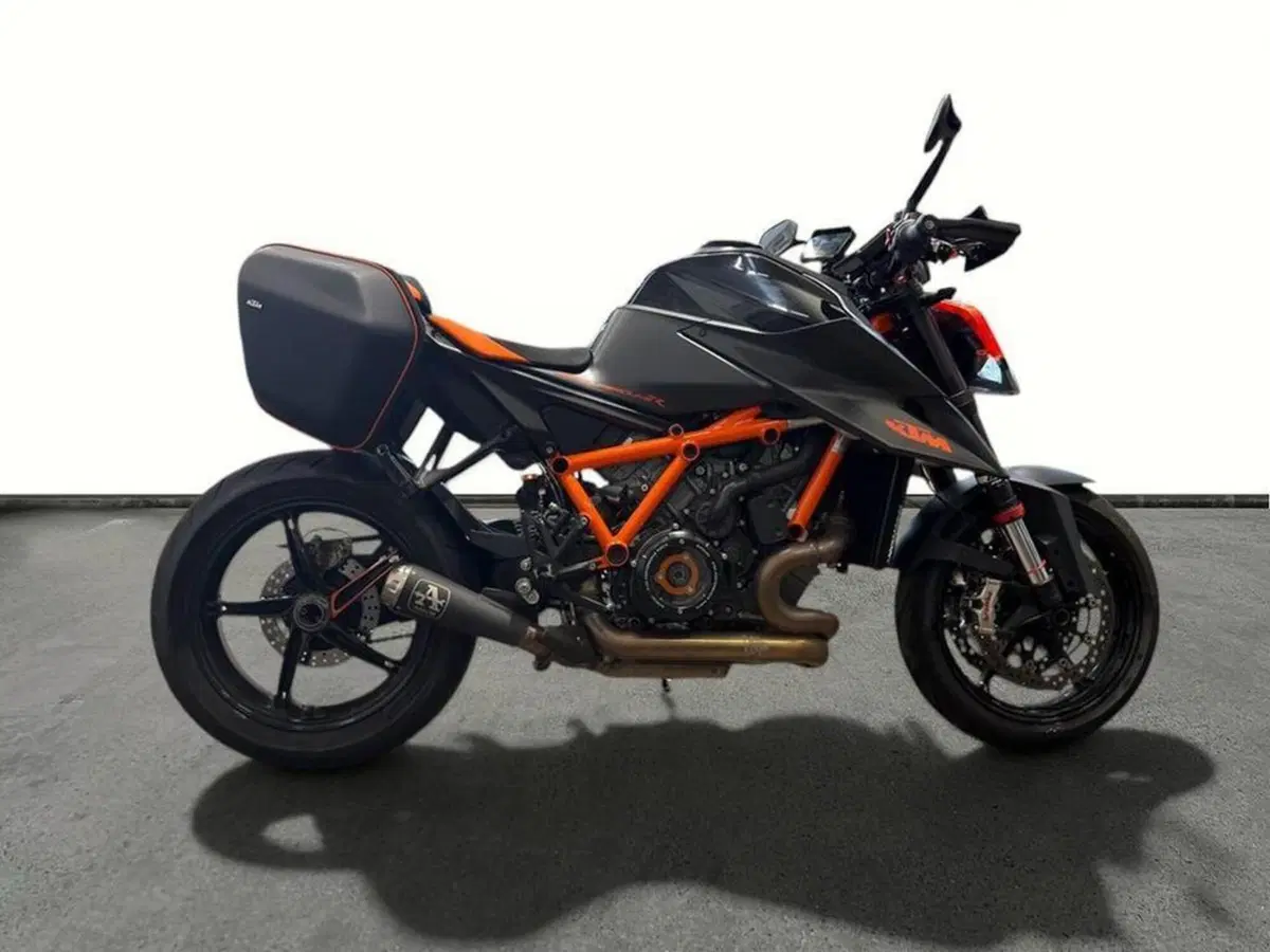 KTM 1290 Super Duke R (2020)