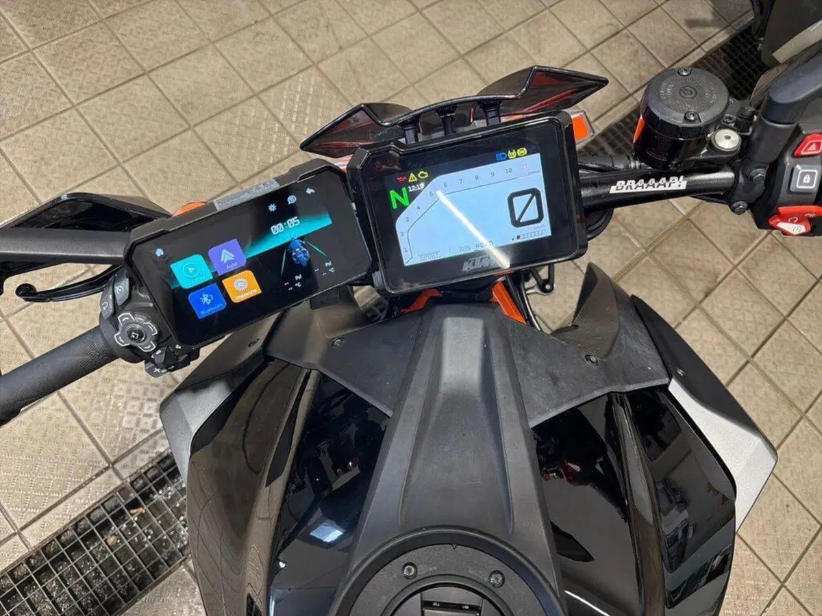 KTM 1290 Super Duke R (2020) (7)