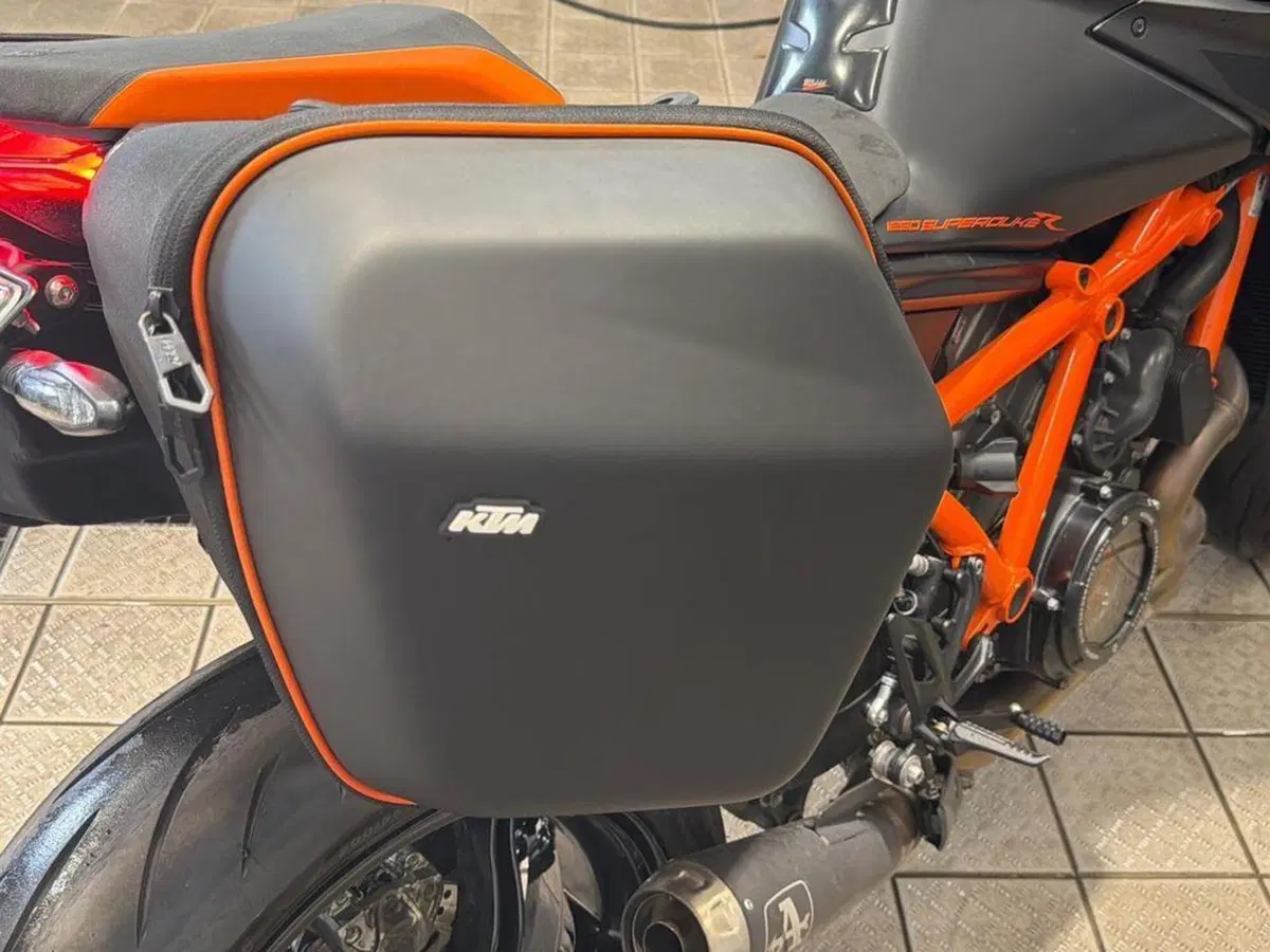 KTM 1290 Super Duke R (2020) (10)