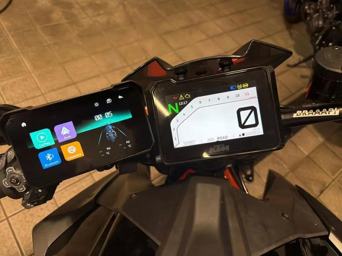 KTM 1290 Super Duke R (2020) (12)