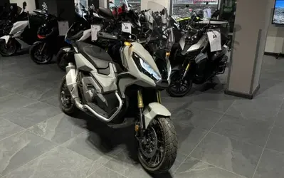 Honda X-ADV 750 DCT (2021 - 24) nuova
