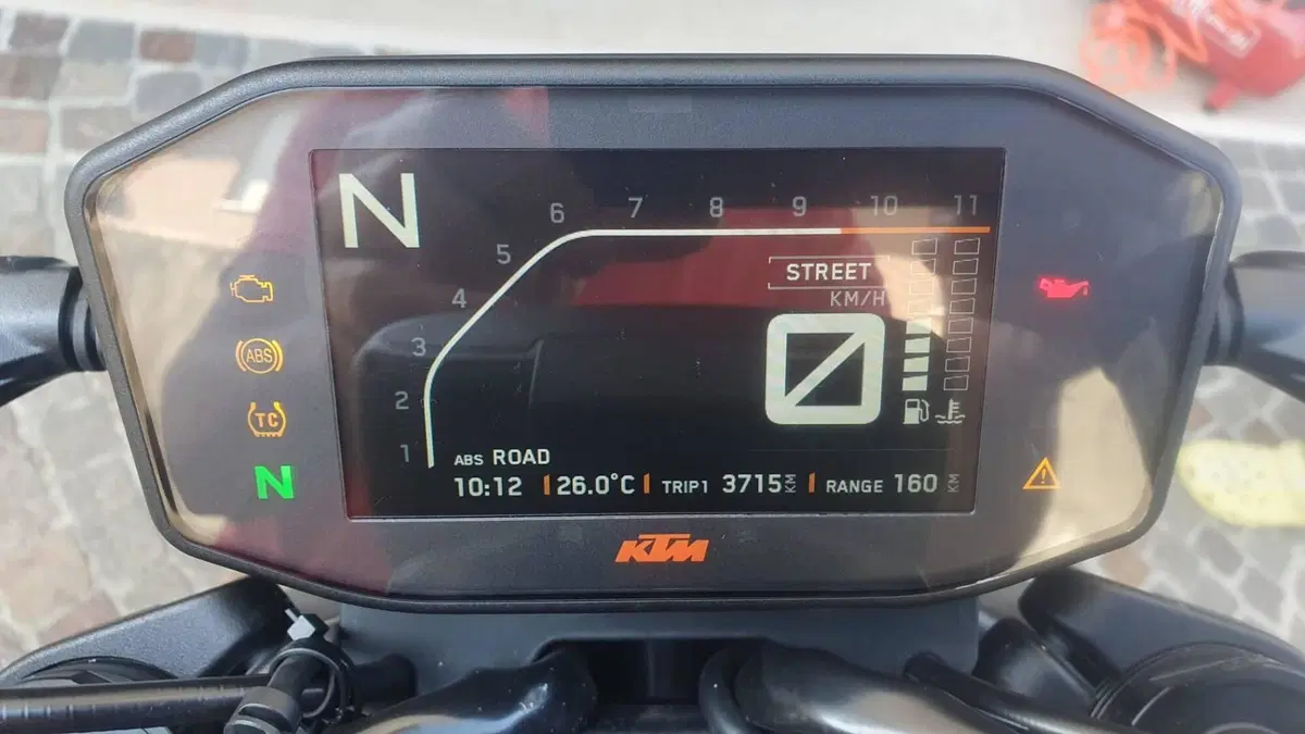 KTM 890 Duke R (2020) (2)