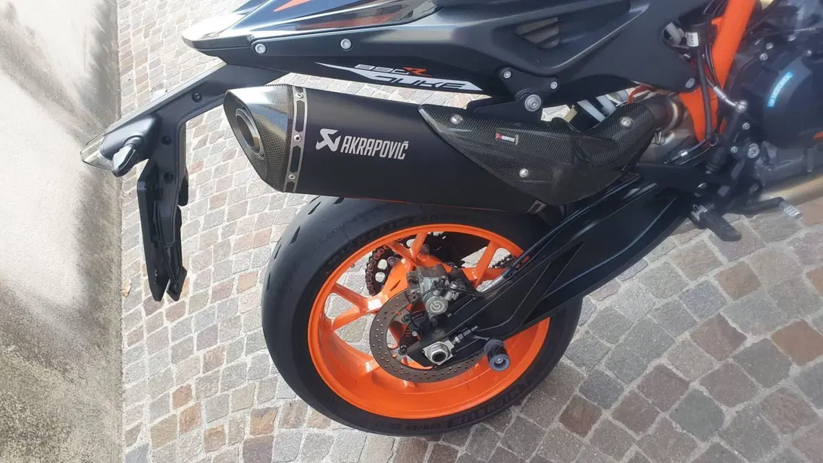 KTM 890 Duke R (2020) (5)