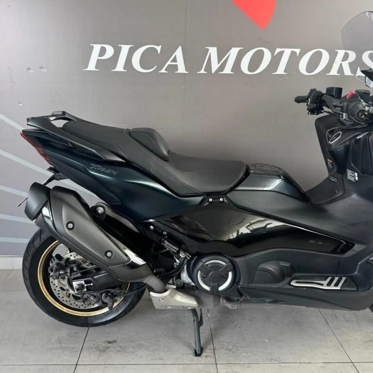 Yamaha T-Max 560 Tech Max (2022 - 24) (2)