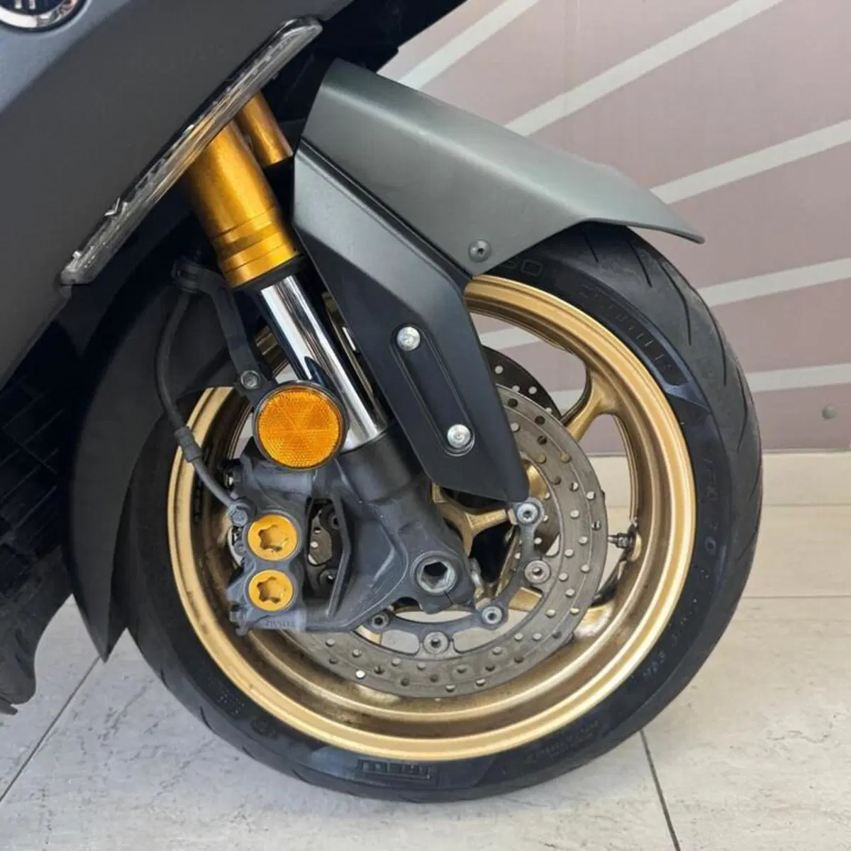 Yamaha T-Max 560 Tech Max (2022 - 24) (4)