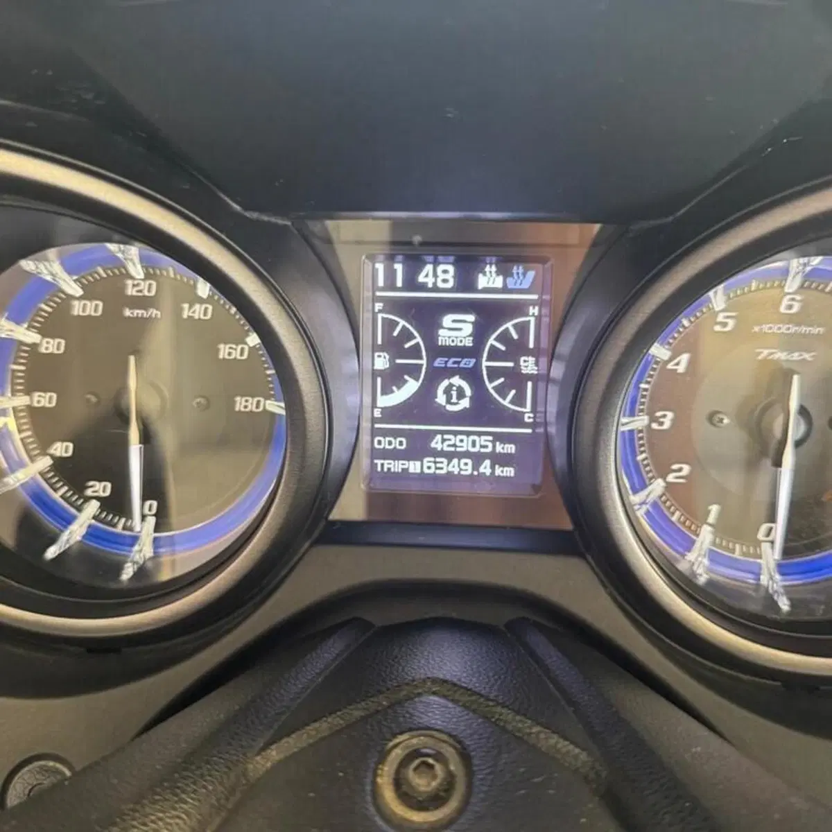 Yamaha T-Max 560 Tech Max (2022 - 24) (5)
