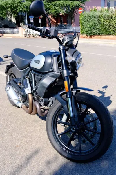 Ducati Scrambler 800 Icon Dark (2021 - 22) usata