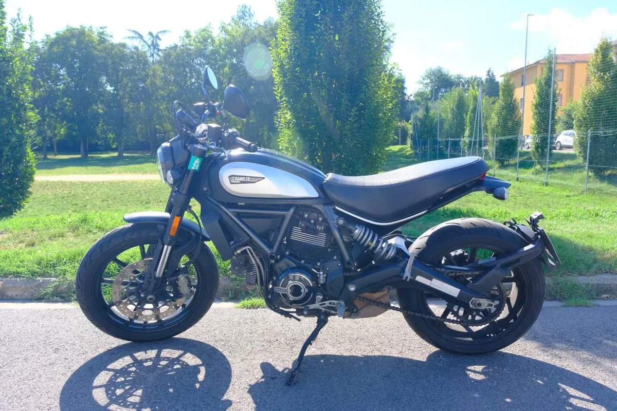 Ducati Scrambler 800 Icon Dark (2021 - 22) (2)