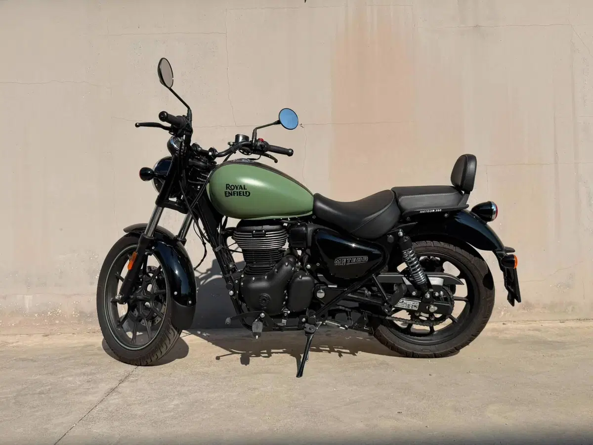 Royal Enfield Meteor 350 (2021 - 26) (2)