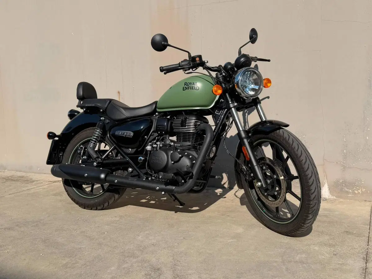 Royal Enfield Meteor 350 (2021 - 26) (4)