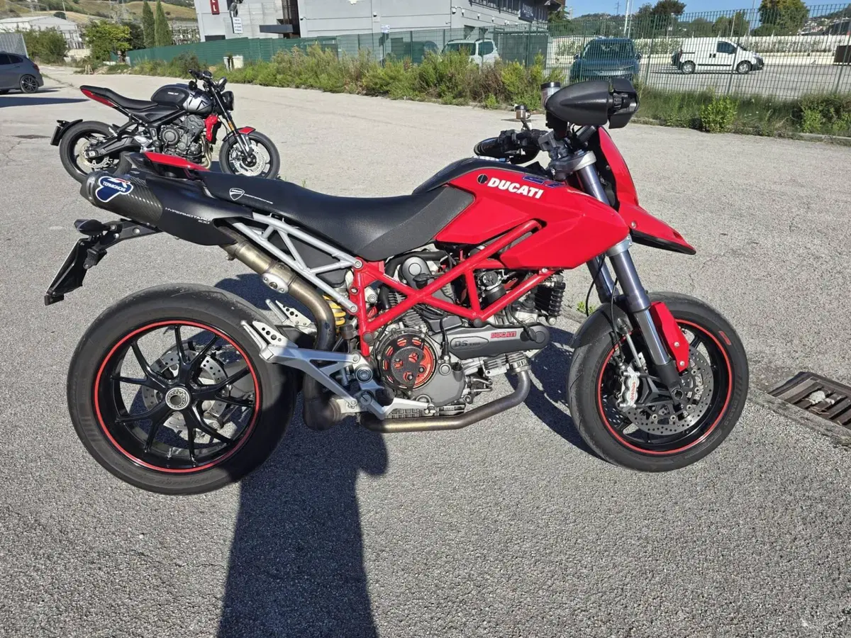 Ducati Hypermotard 1100 (2007 - 09) (4)