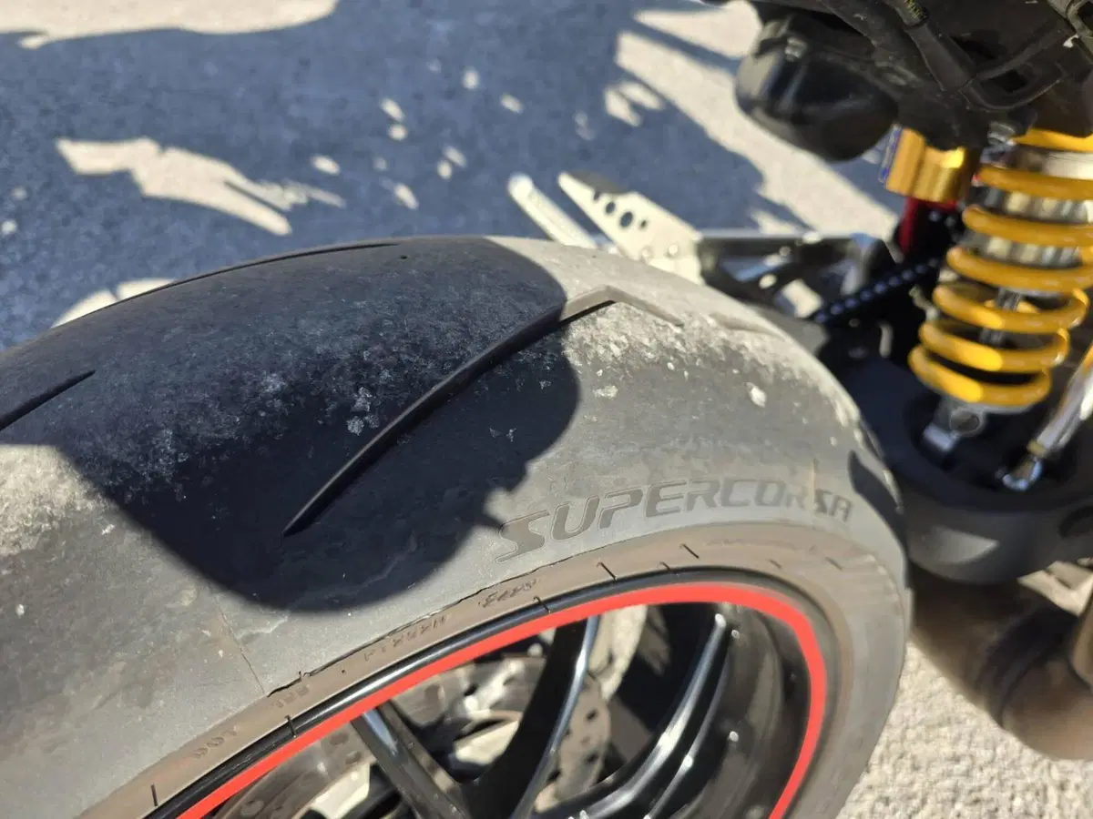 Ducati Hypermotard 1100 (2007 - 09) (5)