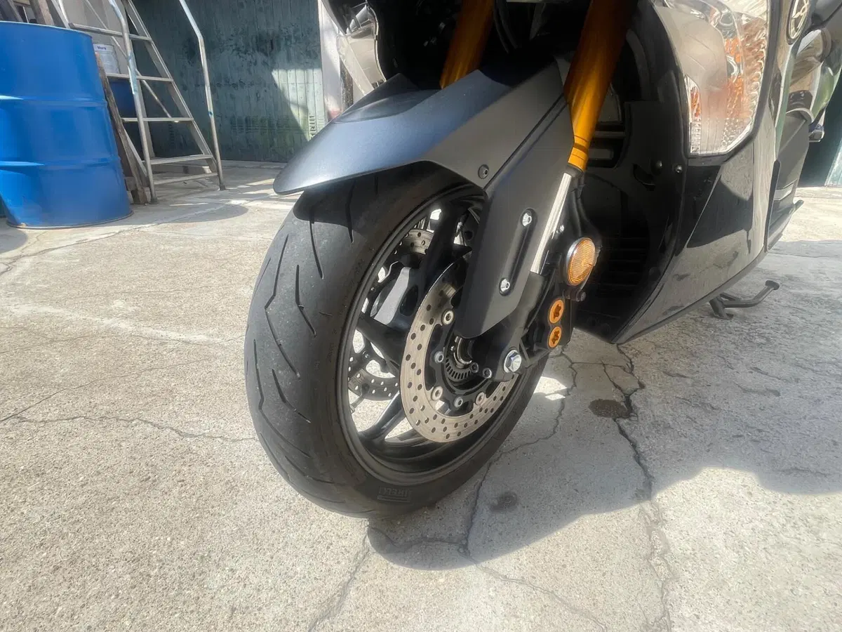 Yamaha T-Max 530 SX (2017 - 19) (6)