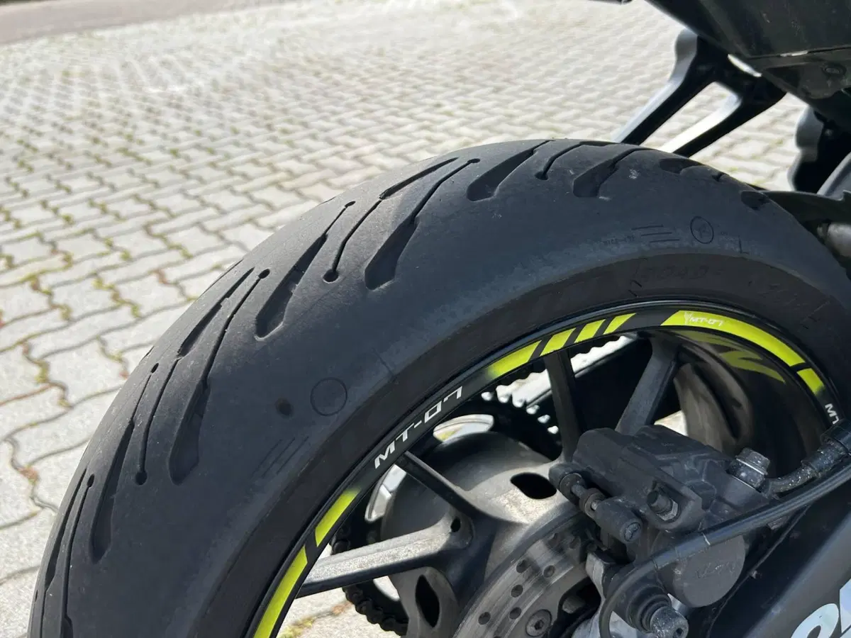 Yamaha MT-07 Pure (2023 - 25) (14)
