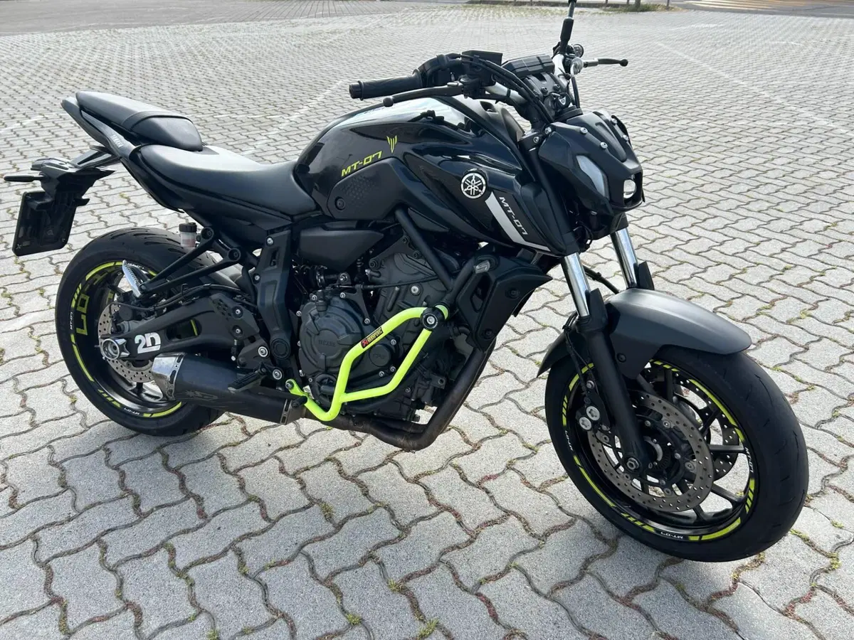 Yamaha MT-07 Pure (2023 - 25) (15)