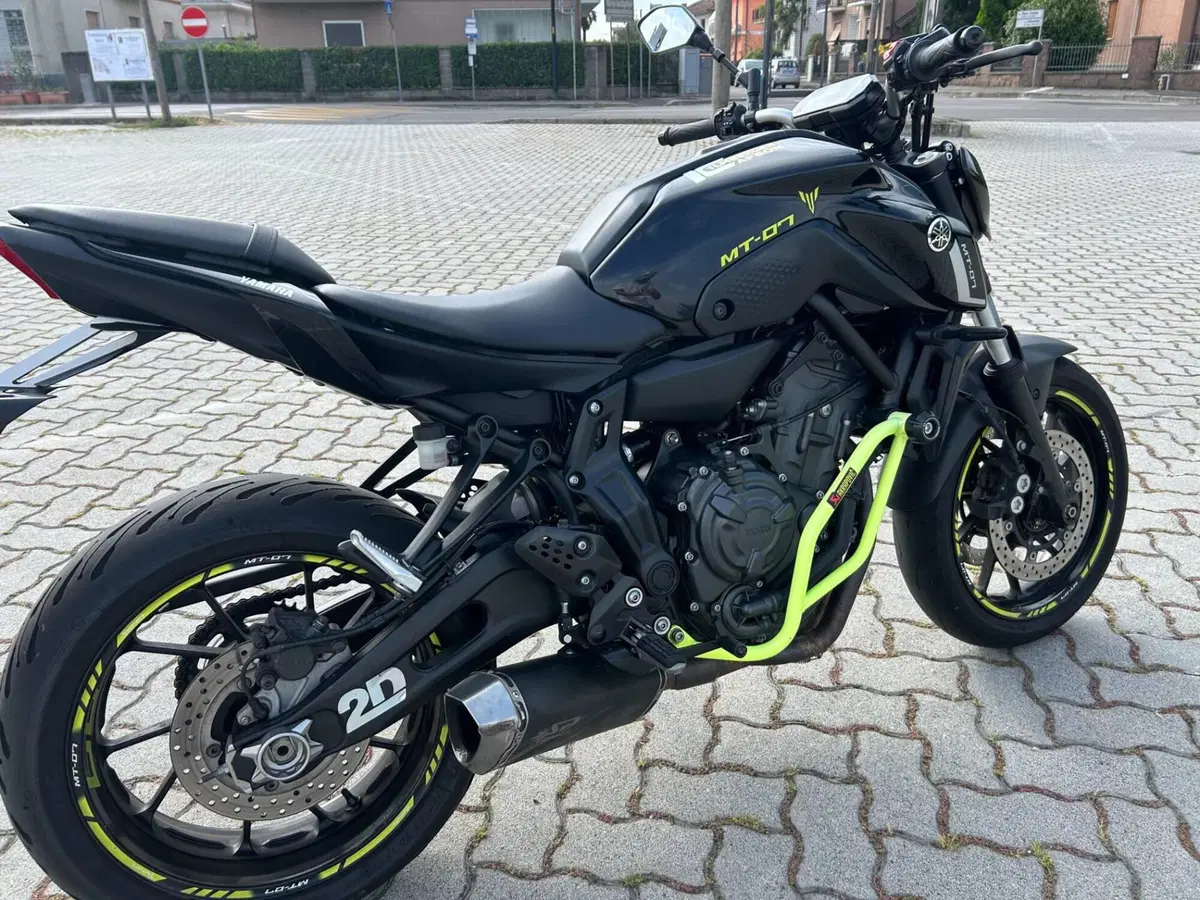 Yamaha MT-07 Pure (2023 - 25) (16)