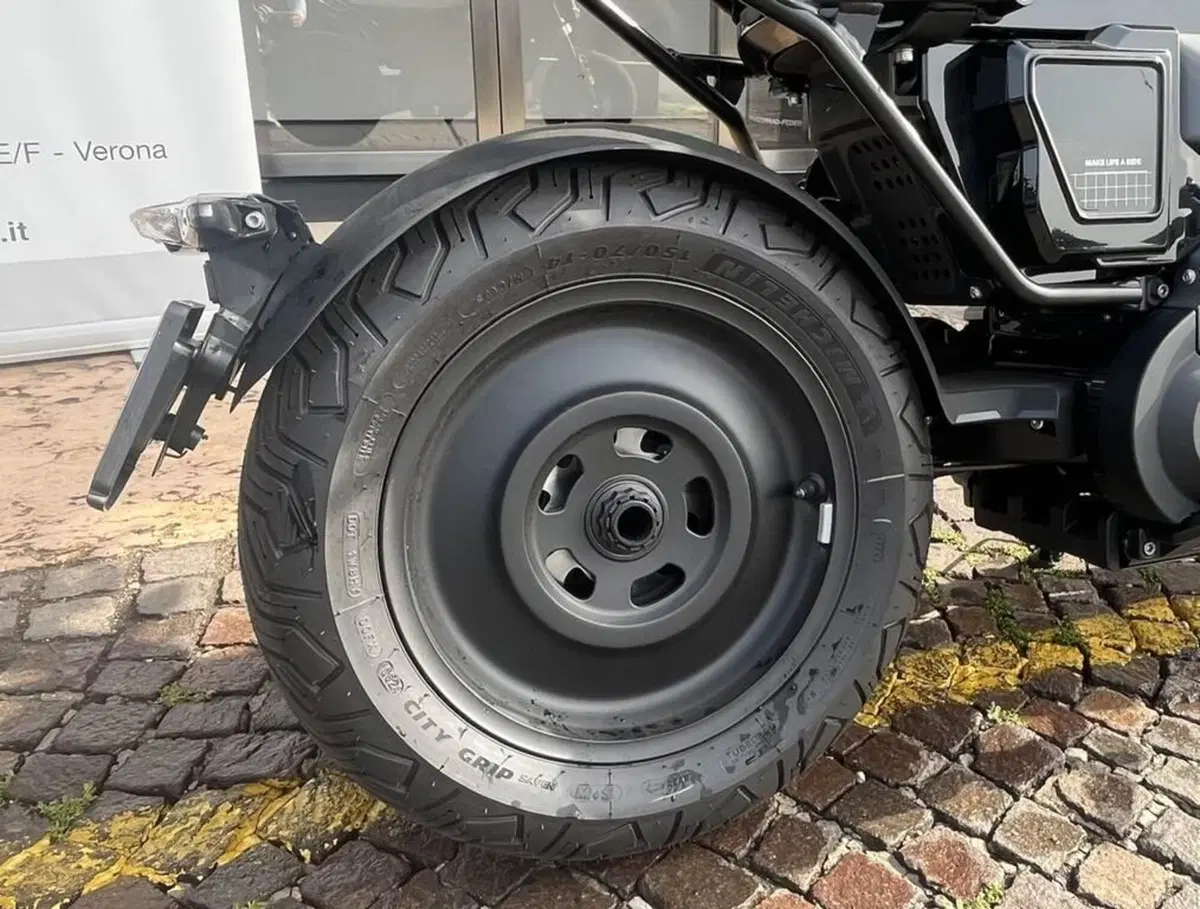 Bmw CE 02 AM (2024 - 26) (5)