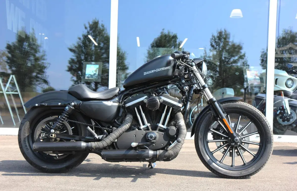 Harley-Davidson 883 Iron (2009 - 11) - XL 883N