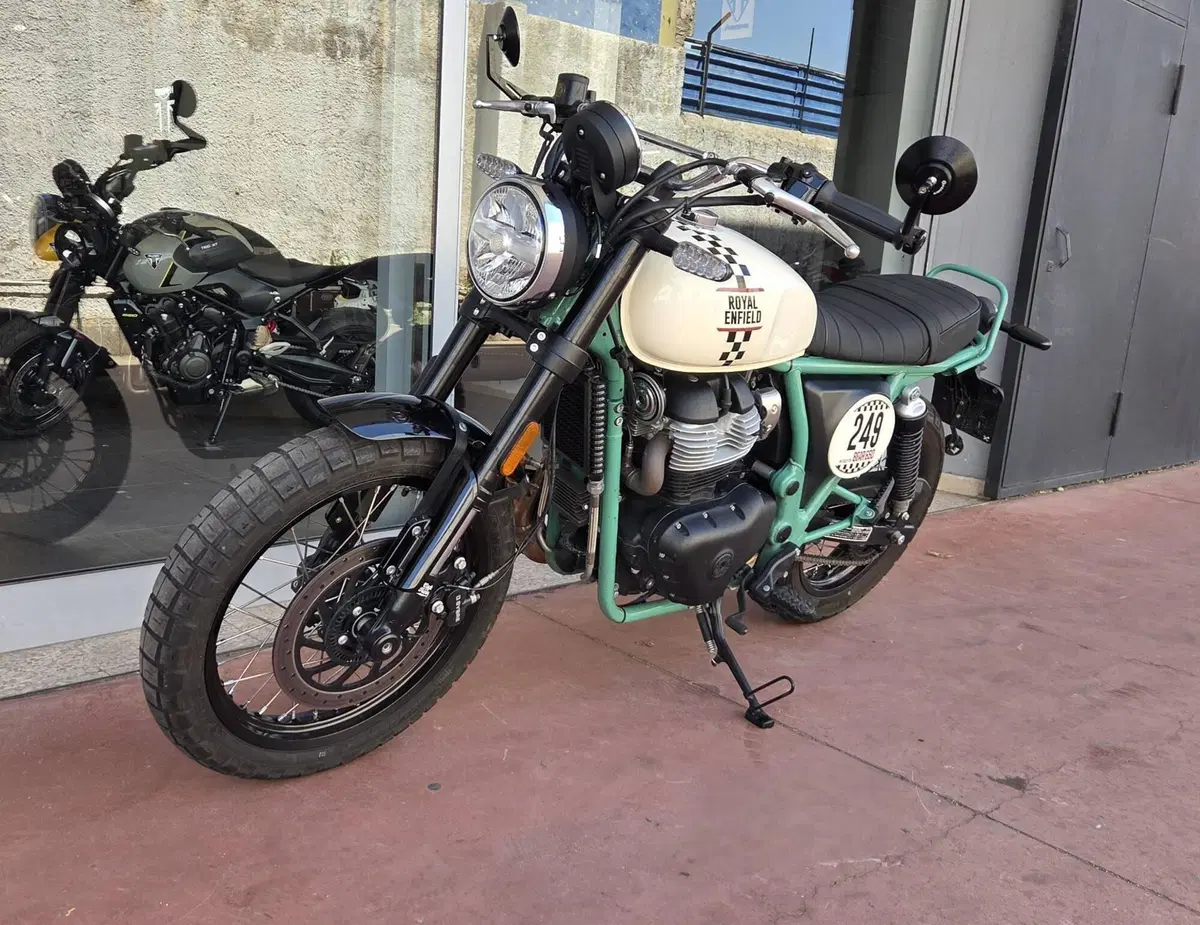Royal Enfield Bear 650 (2025 - 26) (7)
