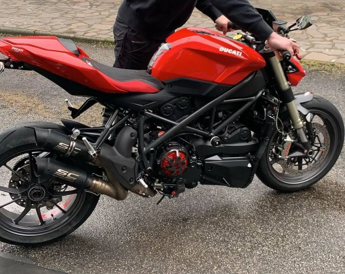 Ducati Streetfighter (2009 - 12) (5)