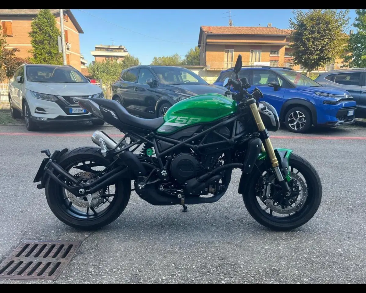 Benelli 752 S (2022 - 25) (4)