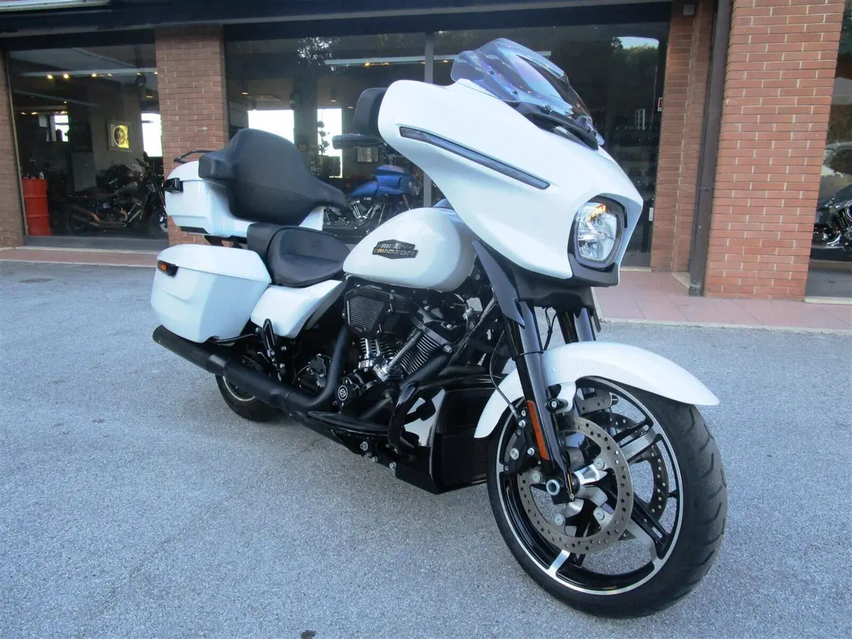 Harley-Davidson Street Glide (2024 - 26) (2)