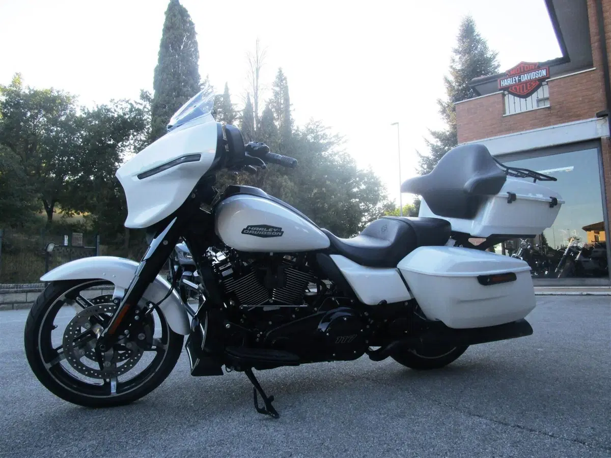 Harley-Davidson Street Glide (2024 - 26) (3)