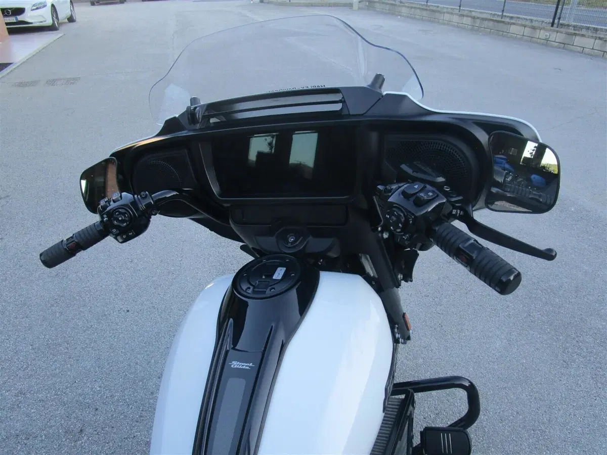 Harley-Davidson Street Glide (2024 - 26) (9)