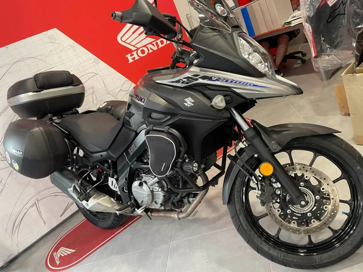 Suzuki V-Strom 650 (2021 - 25) (2)