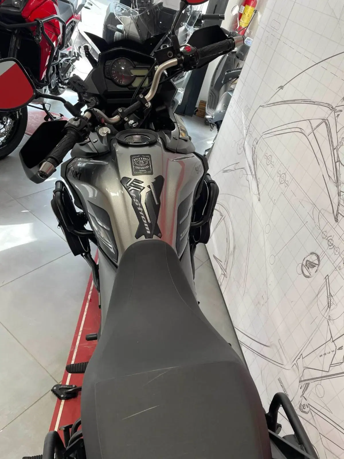 Suzuki V-Strom 650 (2021 - 25) (8)