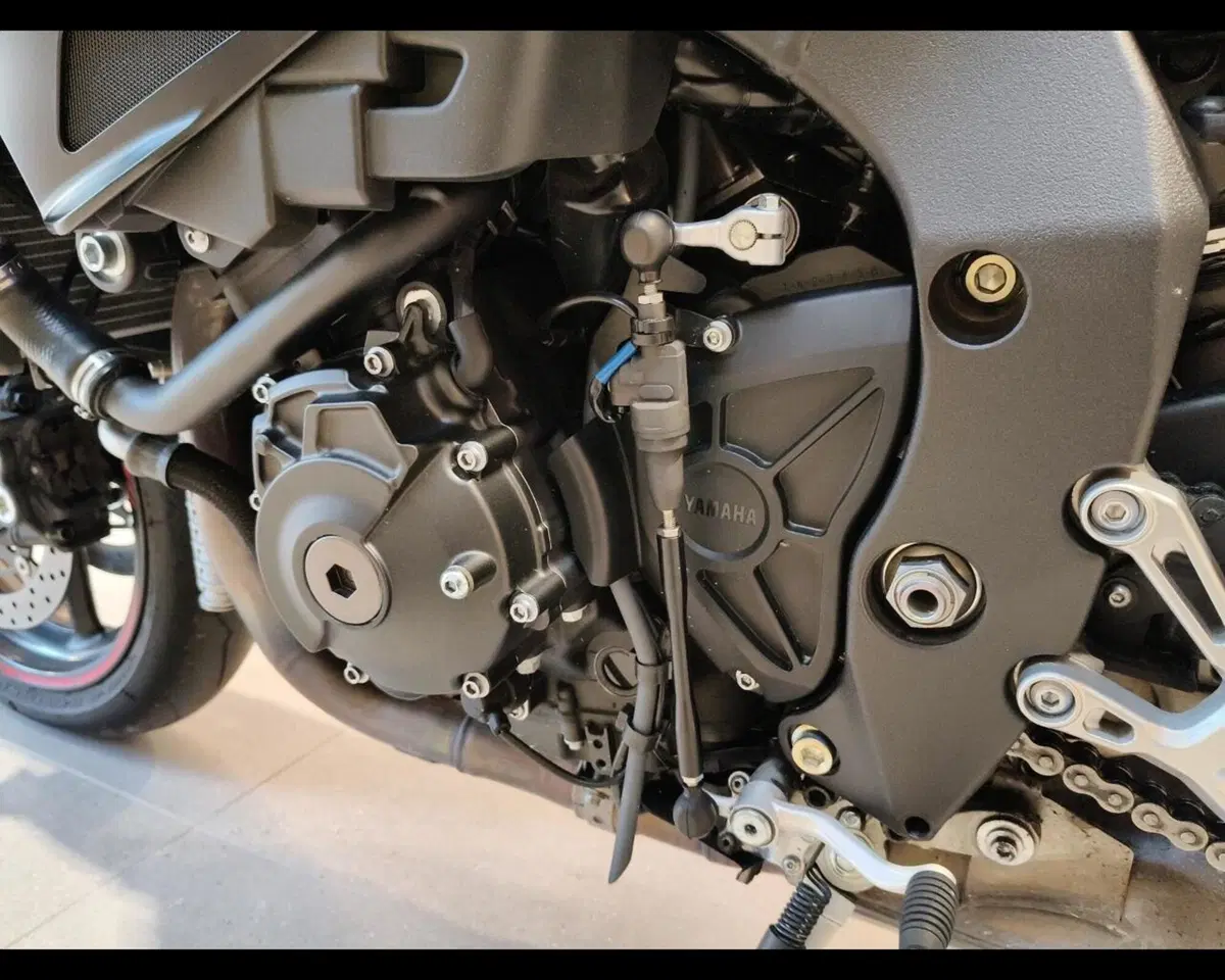 Yamaha MT-10 (2017 - 20) (17)