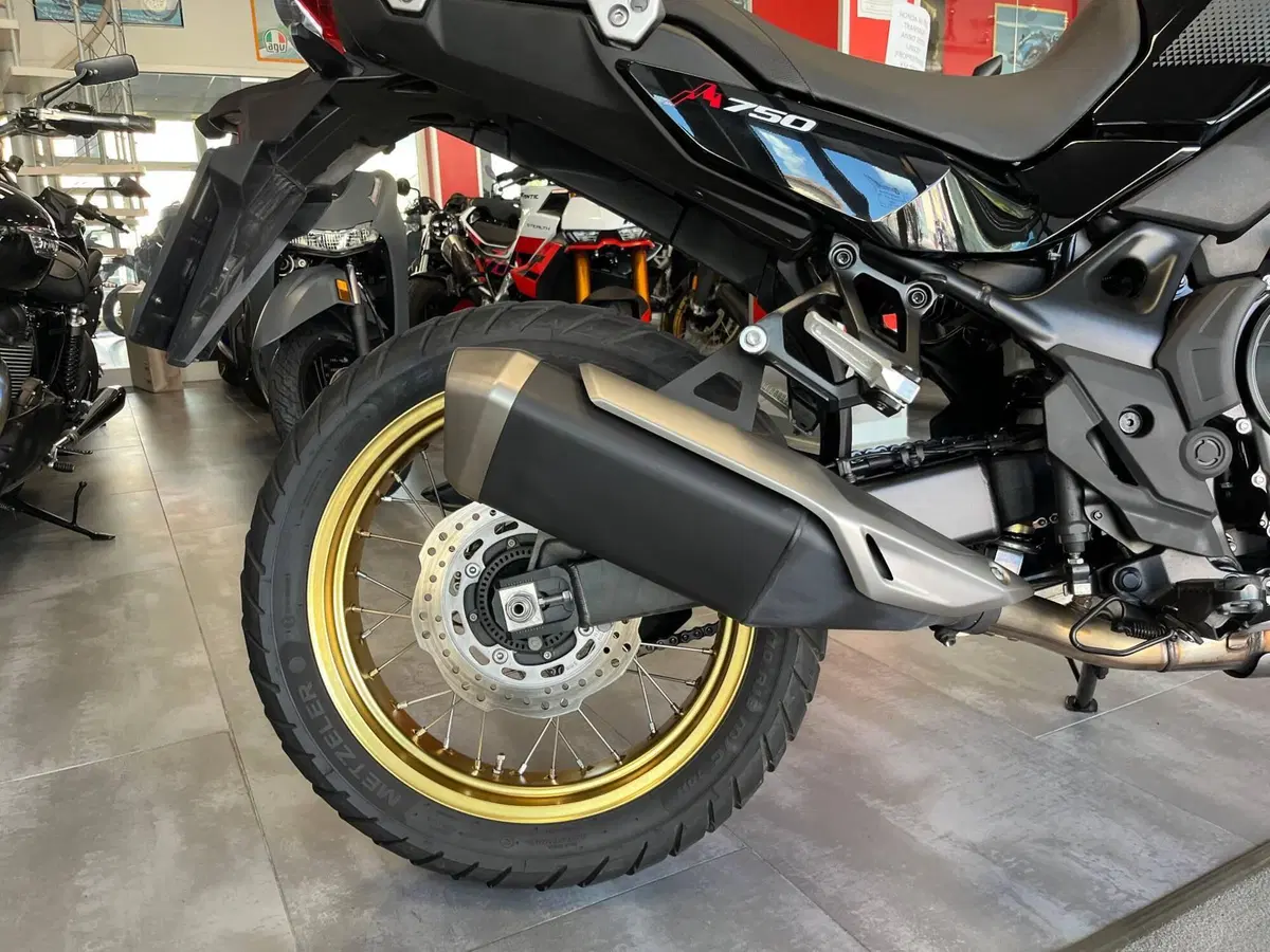 Honda Transalp XL750 (2025) (8)