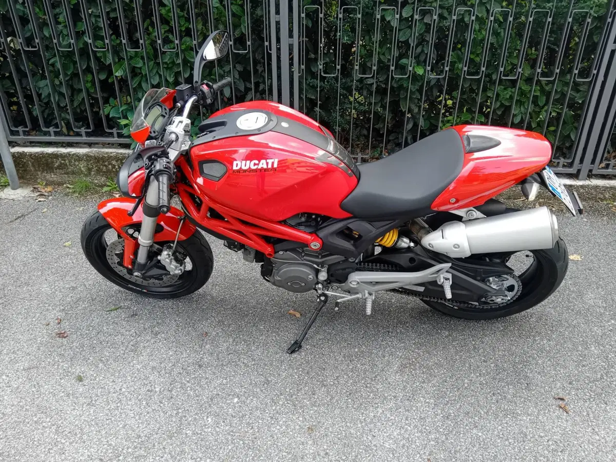 Ducati Monster 696 (2008 - 13) (2)