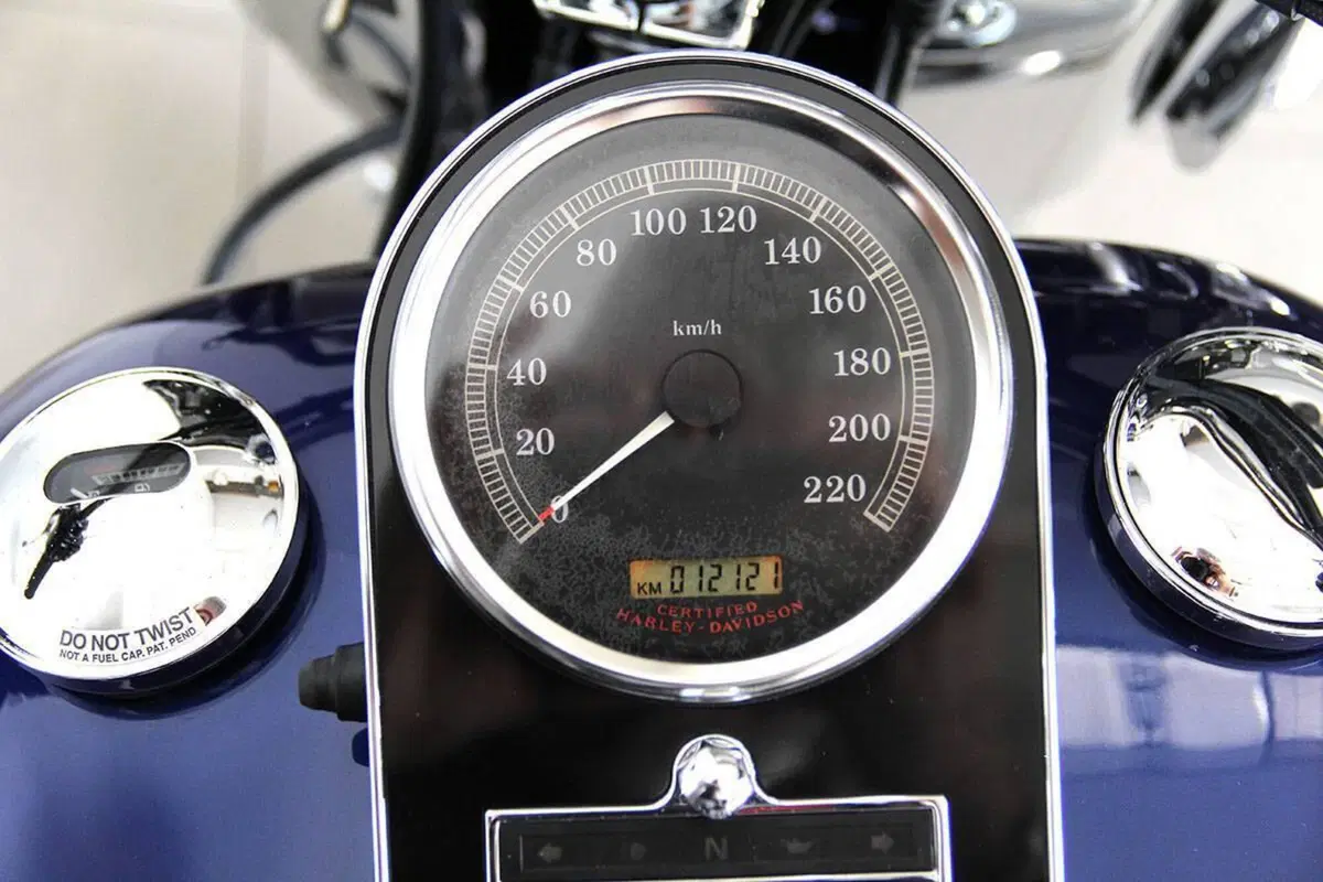 Harley-Davidson 1450 Deluxe (2005 - 06) - FLSTNI (10)