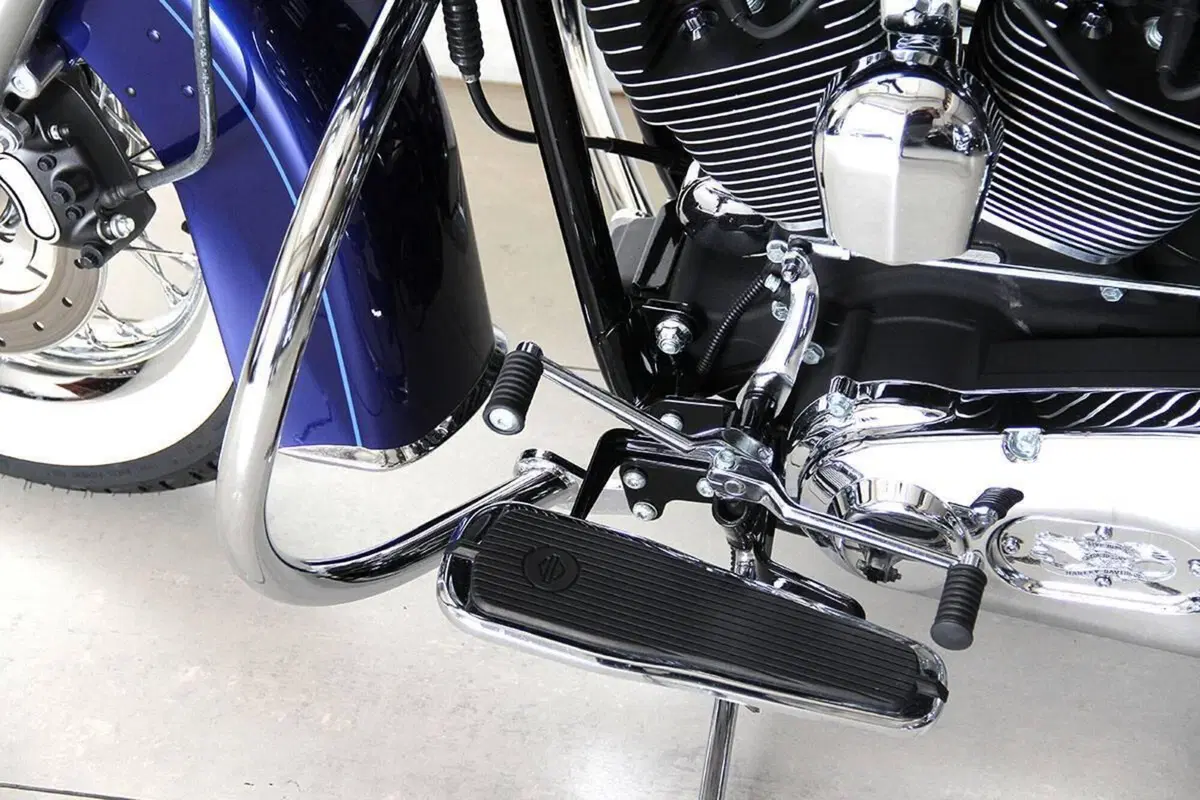 Harley-Davidson 1450 Deluxe (2005 - 06) - FLSTNI (17)