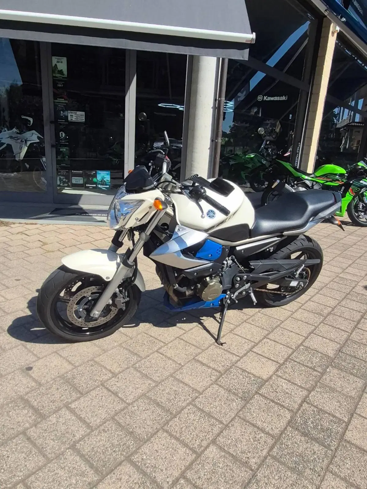 Yamaha XJ6 (2008 - 15) (2)