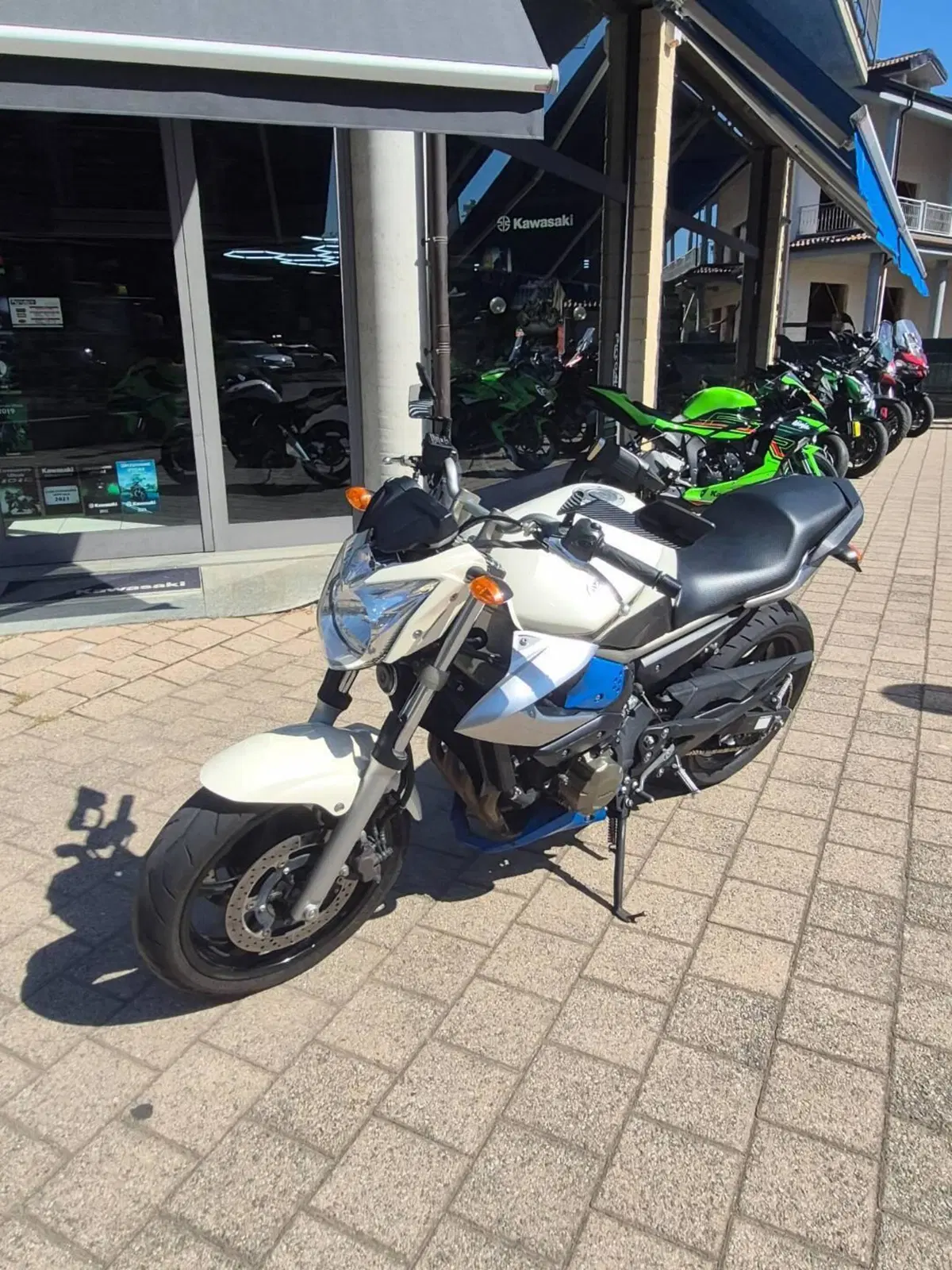 Yamaha XJ6 (2008 - 15) (3)