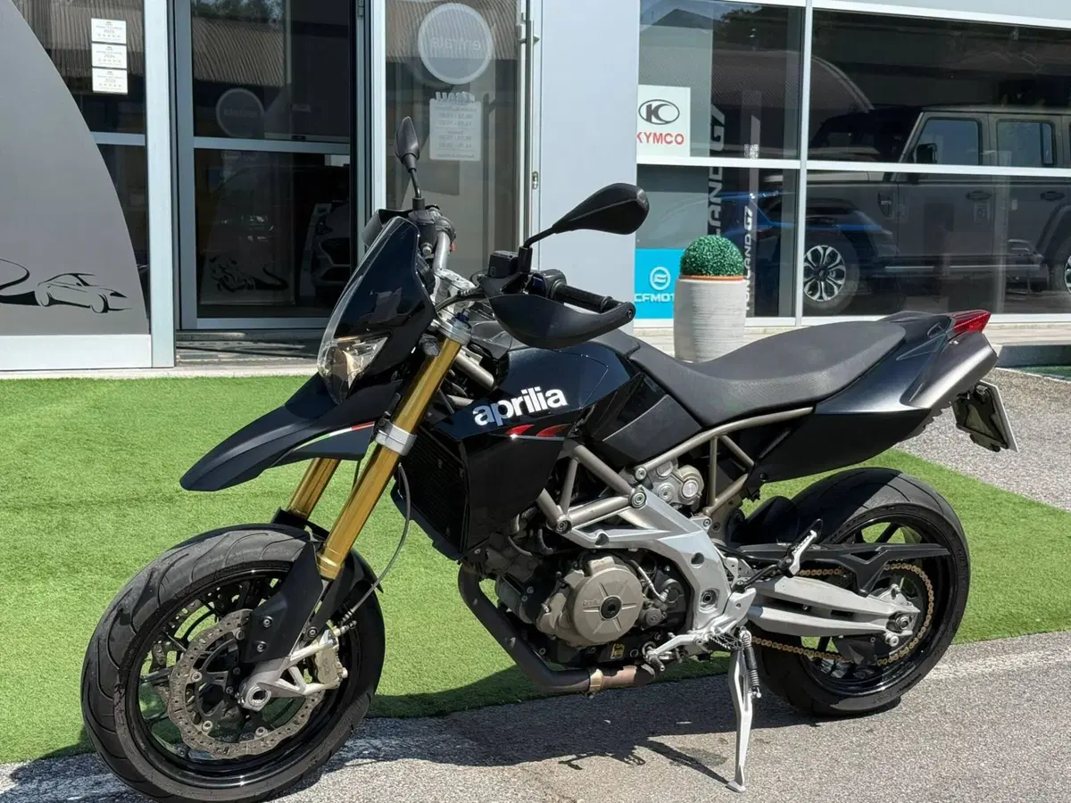 Aprilia Dorsoduro 750 (2009 - 14)