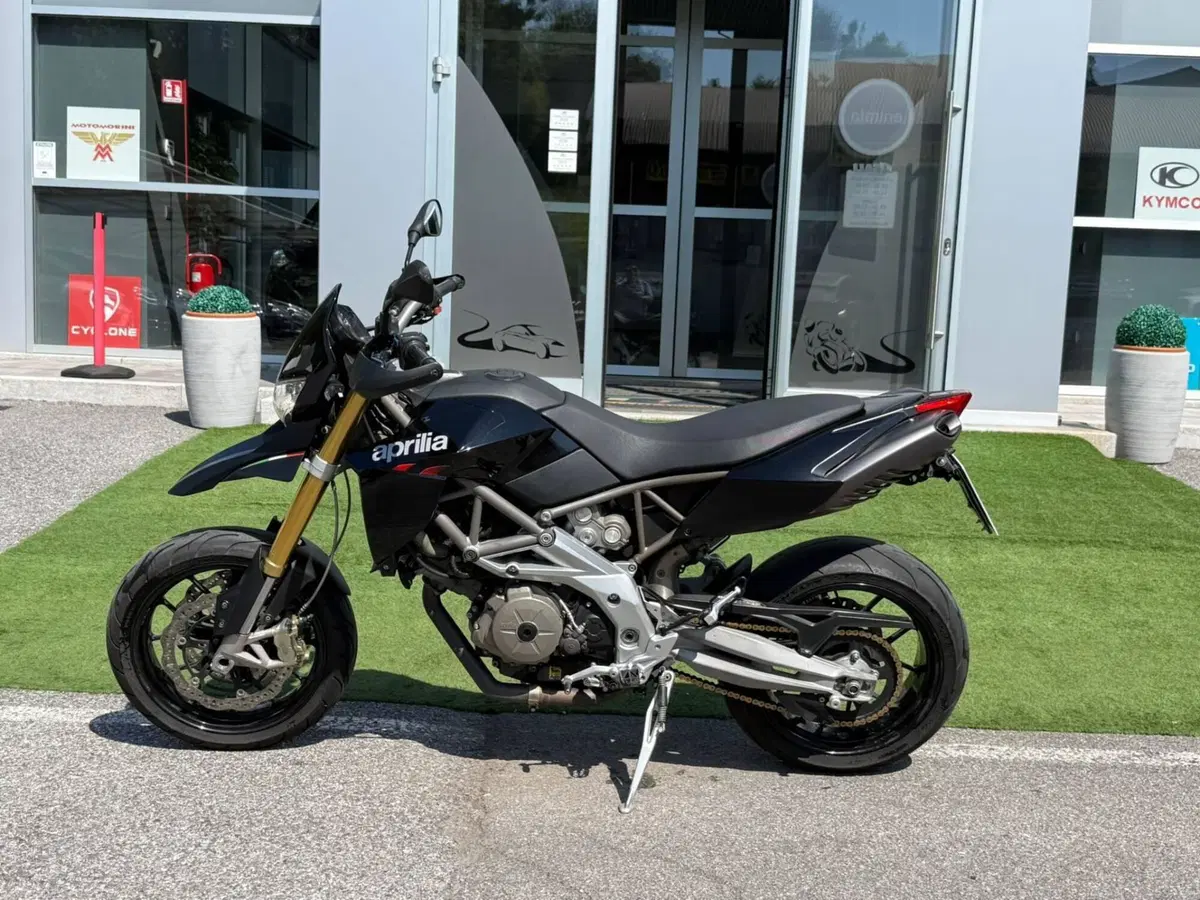 Aprilia Dorsoduro 750 (2009 - 14) (2)