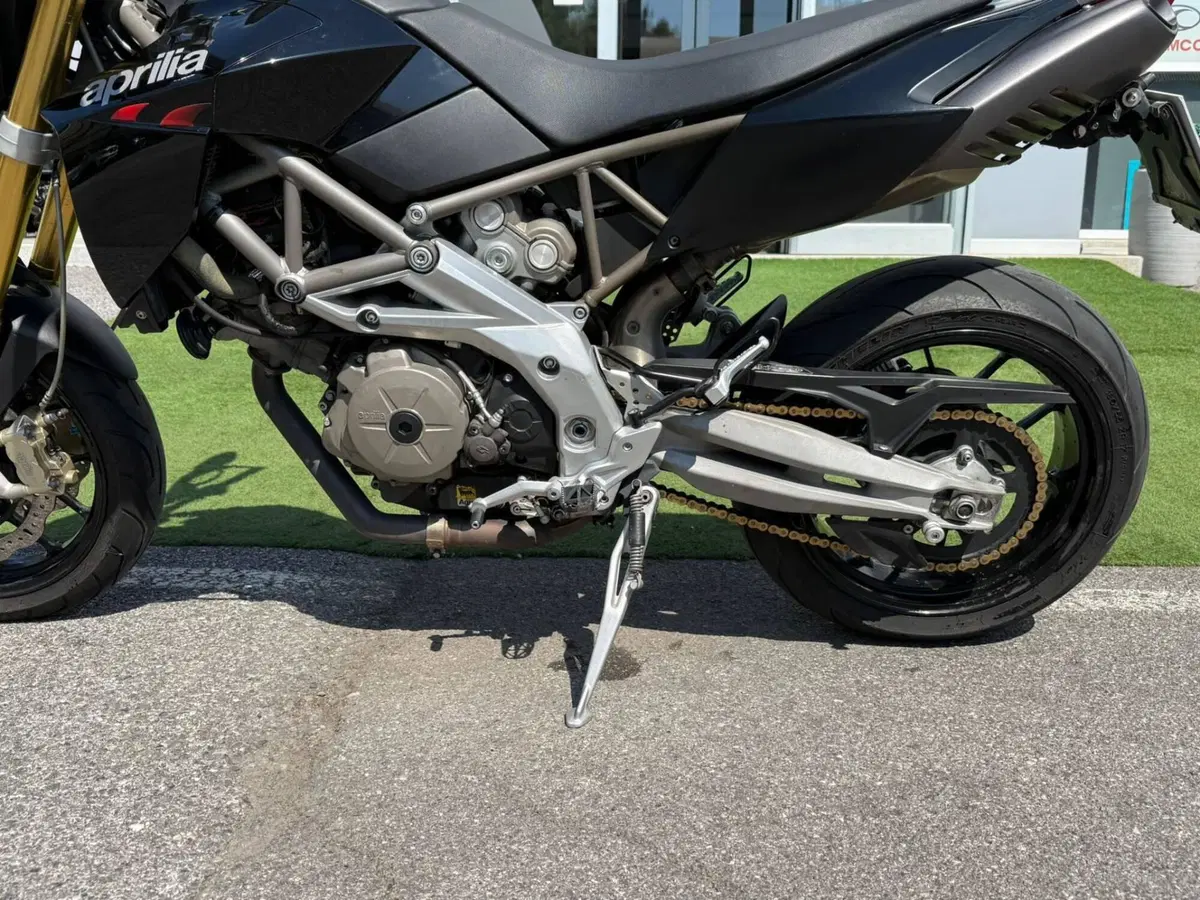 Aprilia Dorsoduro 750 (2009 - 14) (4)