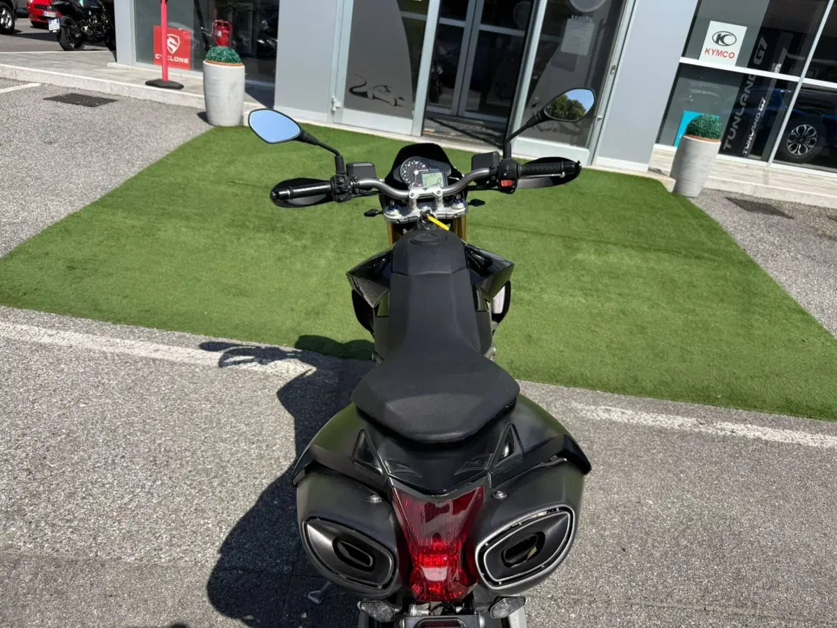 Aprilia Dorsoduro 750 (2009 - 14) (15)